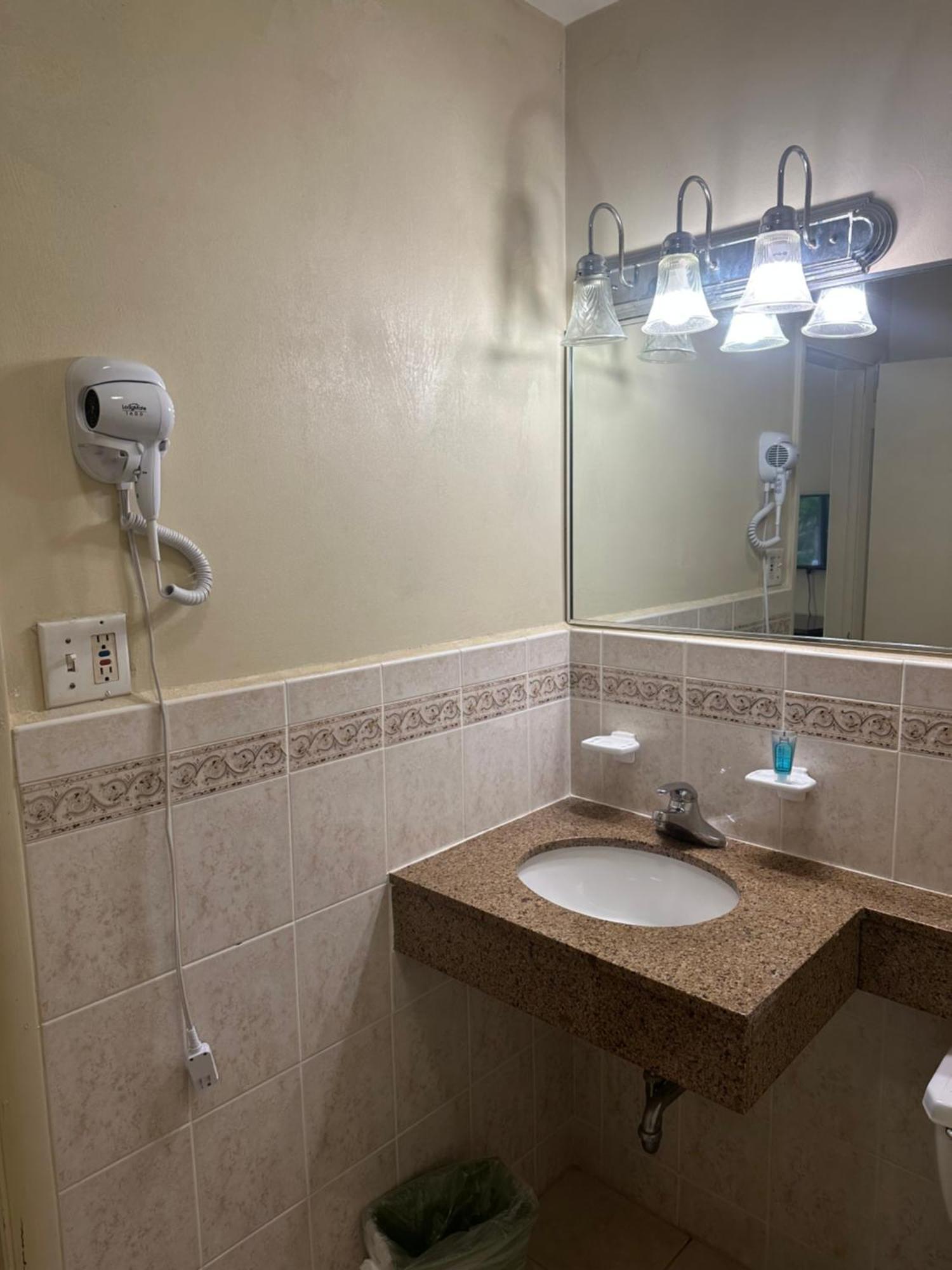 Kingston Motel Экстерьер фото