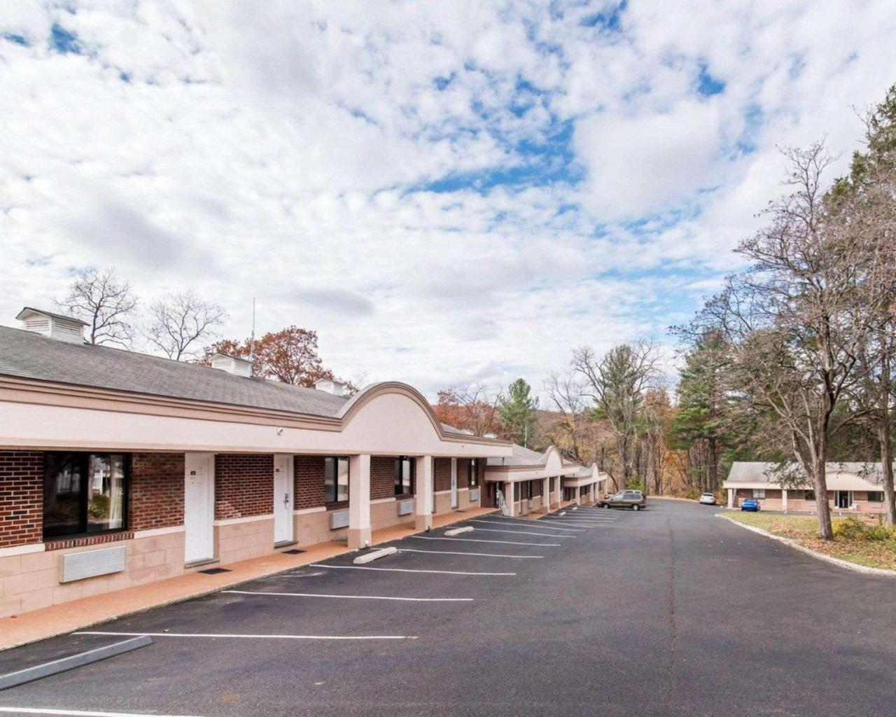 Kingston Motel Экстерьер фото